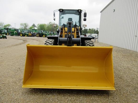 Image of John Deere 344P equipment image 4