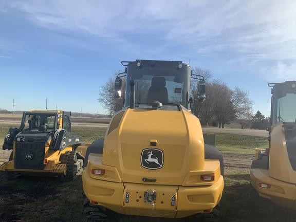 Image of John Deere 344P equipment image 2