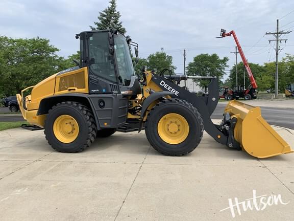 Image of John Deere 344P equipment image 1