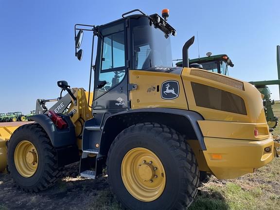 Image of John Deere 344P equipment image 2