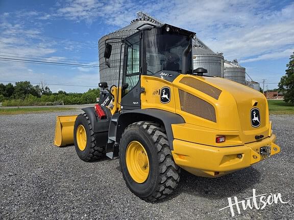 Image of John Deere 344P equipment image 3