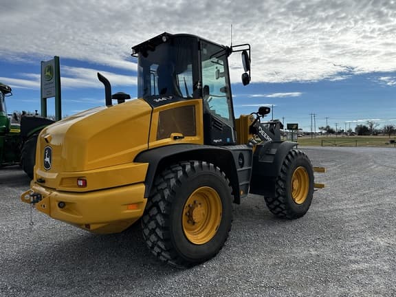 Image of John Deere 344P equipment image 4