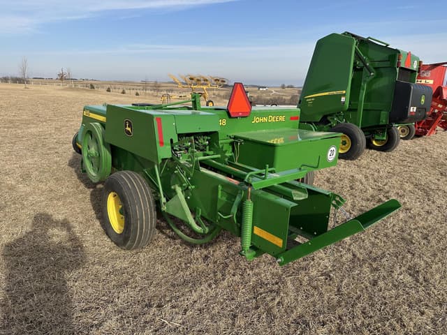 Image of John Deere 348 equipment image 4