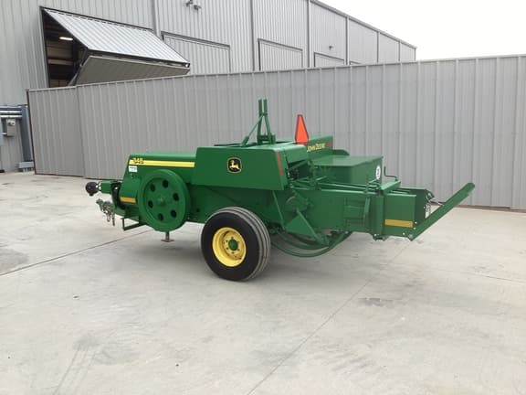 Image of John Deere 348 equipment image 2