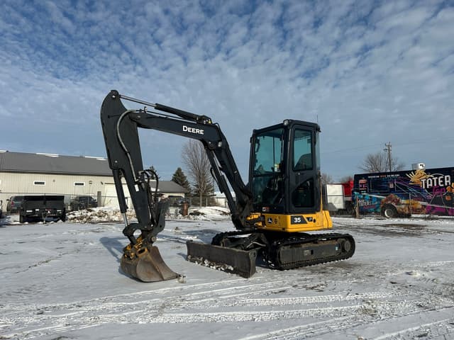 Image of John Deere 35P equipment image 1