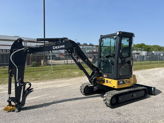 2024 John Deere 35P Equipment Image0