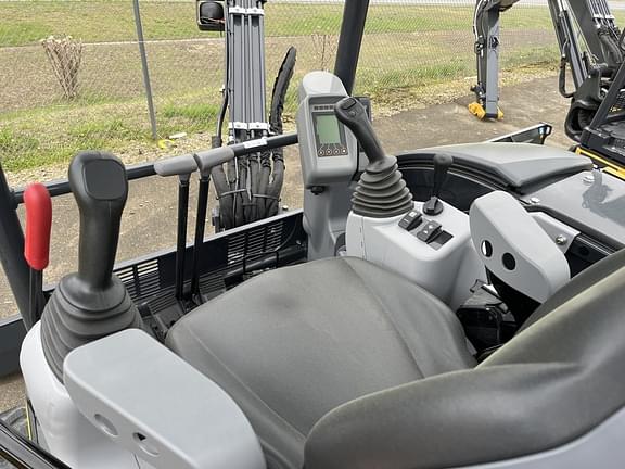 Image of John Deere 35P equipment image 3
