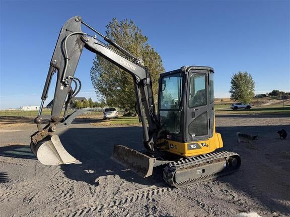2024 John Deere 35P Equipment Image0