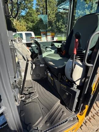 Image of John Deere 35P equipment image 4