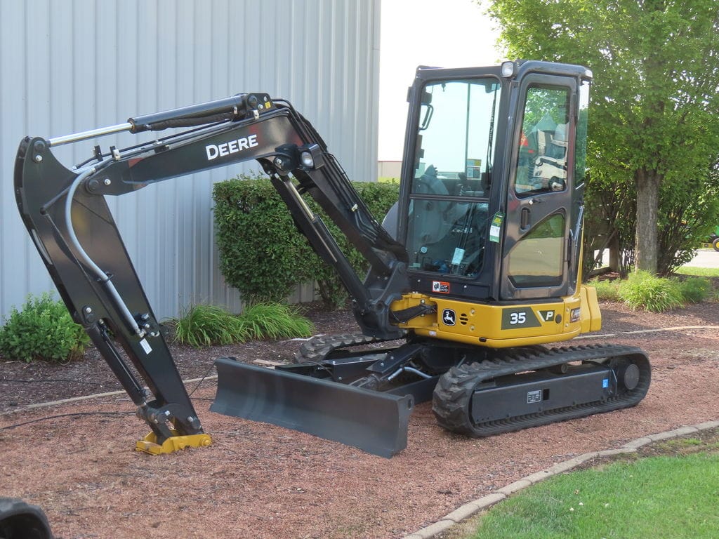 2024 John Deere 35P Equipment Image0