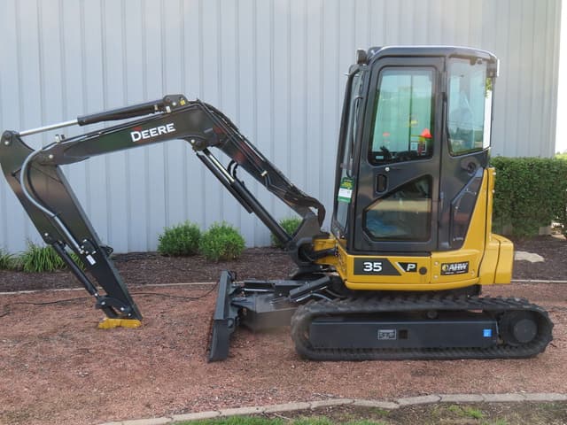 Image of John Deere 35P equipment image 1