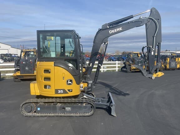 Image of John Deere 35P equipment image 4