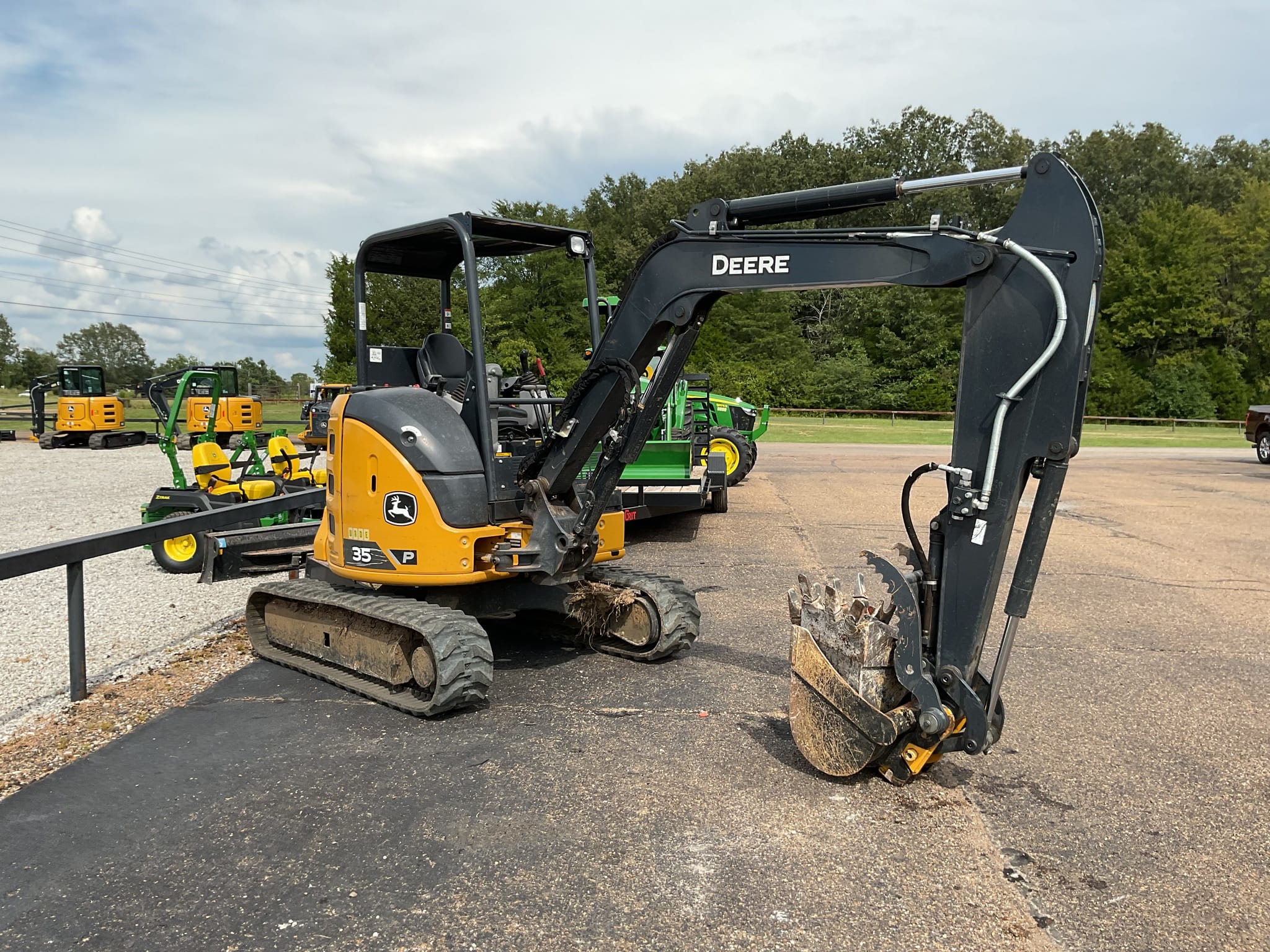 2024 John Deere 35P Equipment Image0