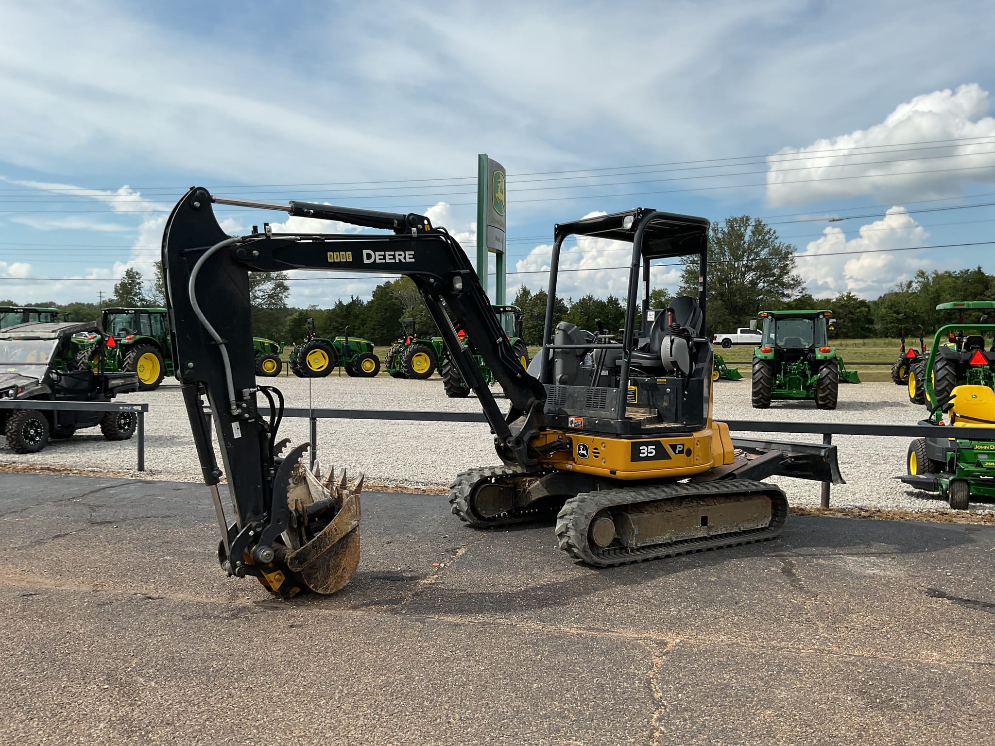 2024 John Deere 35P Equipment Image0