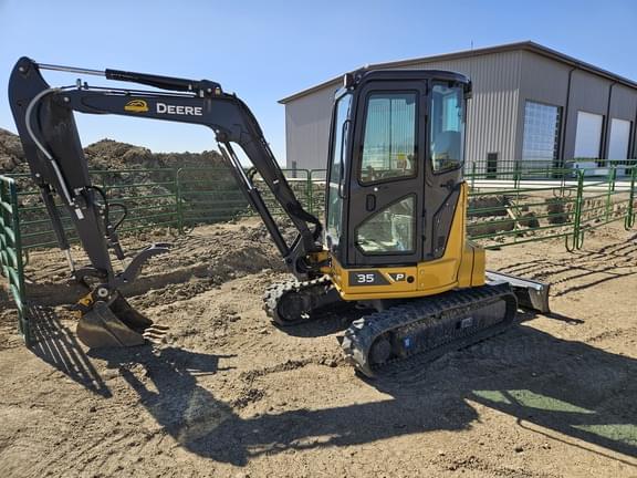 Image of John Deere 35P equipment image 4