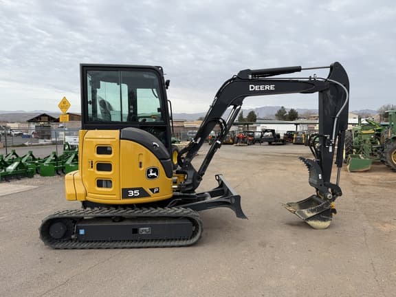 Image of John Deere 35P equipment image 3