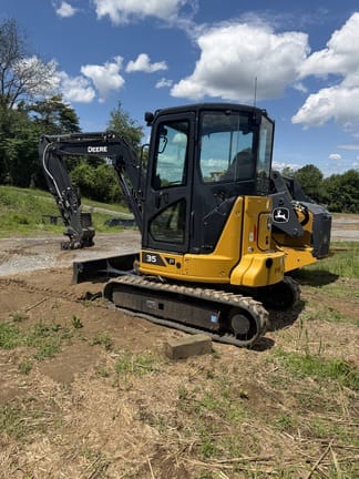 2024 John Deere 35P Equipment Image0
