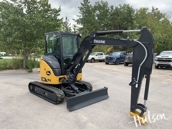2024 John Deere 35P Equipment Image0