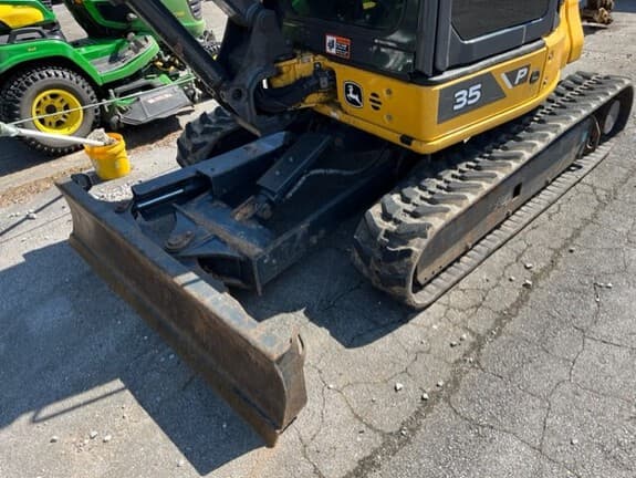 Image of John Deere 35P equipment image 4