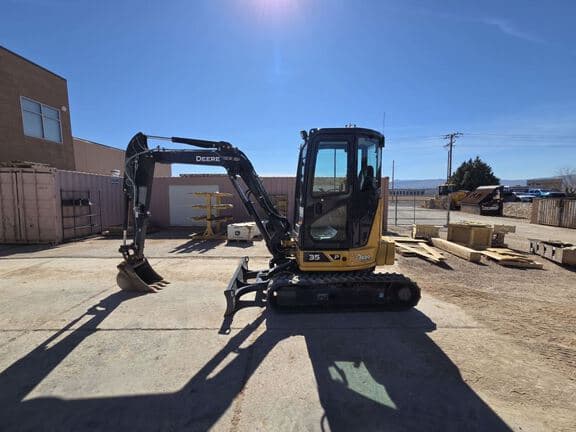 Image of John Deere 35P equipment image 1