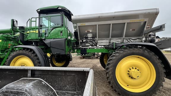 Image of John Deere 400R equipment image 3