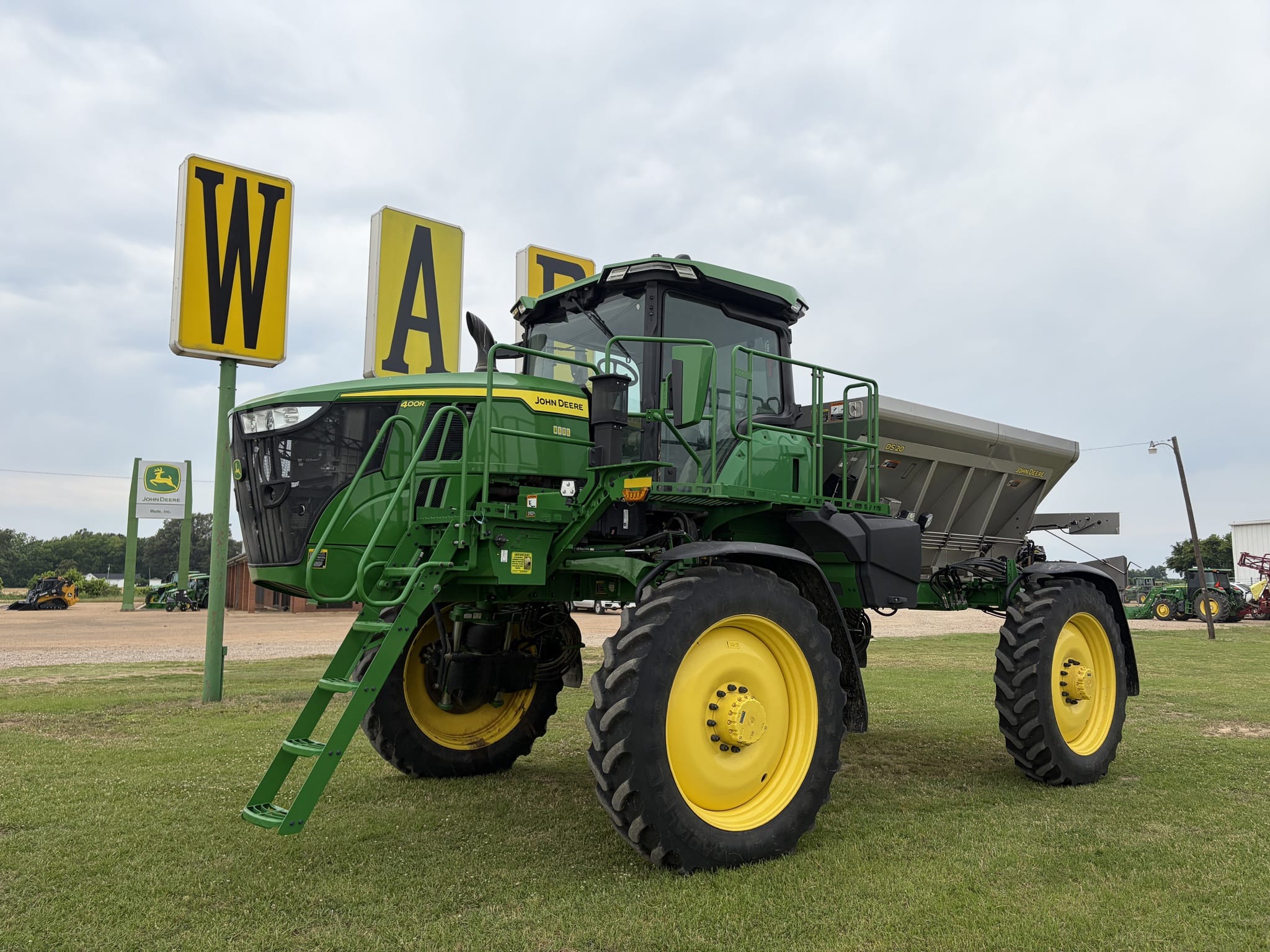 2024 John Deere 400R Equipment Image0