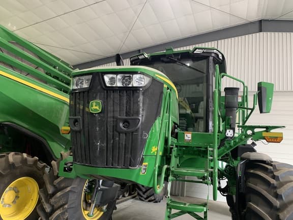 Image of John Deere 400R equipment image 2