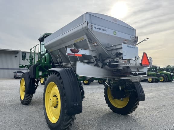 Image of John Deere 400R equipment image 4