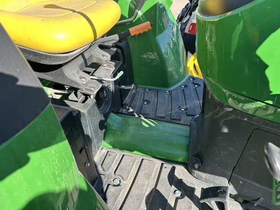 Image of John Deere 4044M equipment image 3