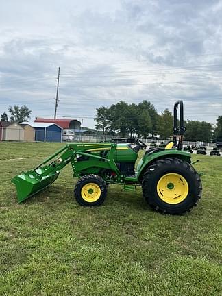 Image of John Deere 4044M equipment image 4