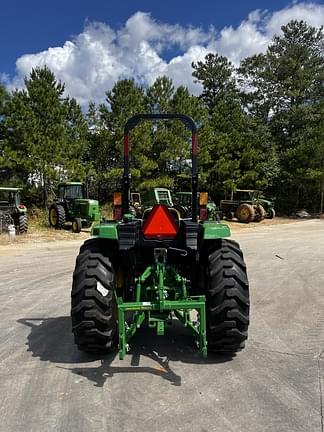 Image of John Deere 4044M equipment image 4