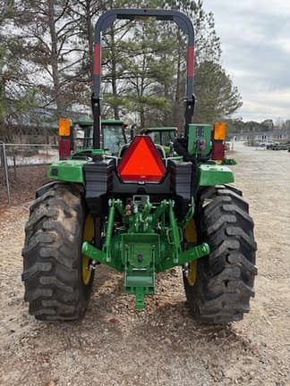 Image of John Deere 4044M equipment image 4
