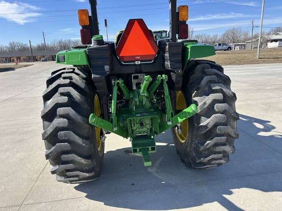 Image of John Deere 4044M equipment image 4