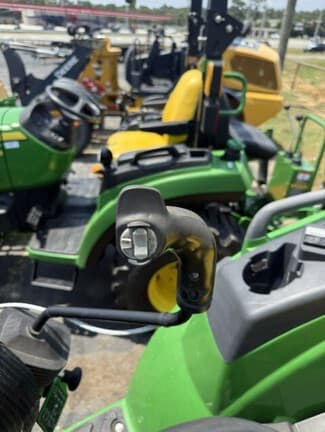 Image of John Deere 4044M equipment image 4