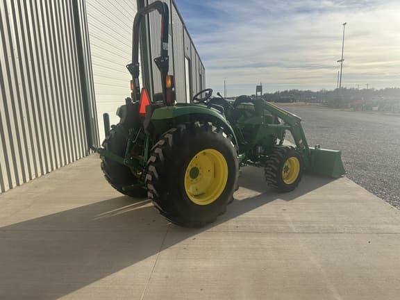 Image of John Deere 4044M equipment image 3