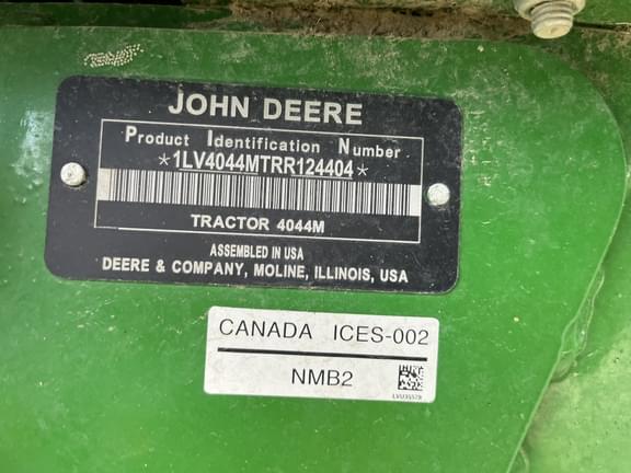 Image of John Deere 4044M equipment image 3