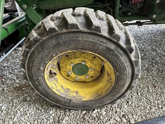 Image of John Deere 4044M equipment image 4