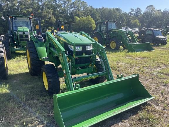 Image of John Deere 4044M equipment image 4