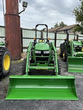 Image of John Deere 4044M equipment image 4