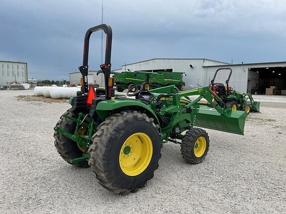 Image of John Deere 4044M equipment image 4