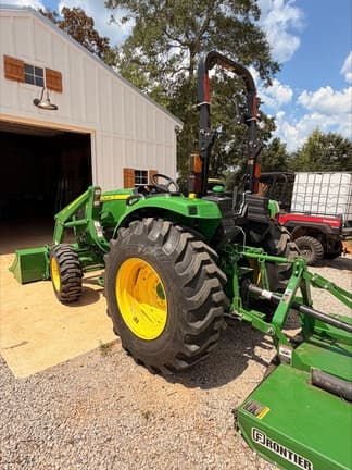 Image of John Deere 4044M equipment image 4