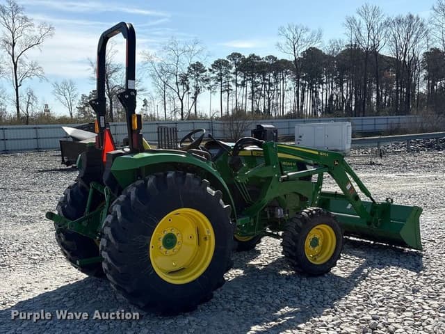 Image of John Deere 4044M equipment image 4