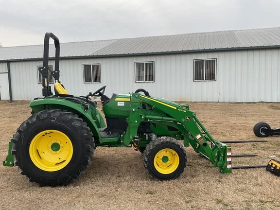 Image of John Deere 4044R equipment image 3