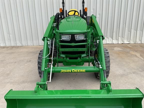 Image of John Deere 4044R equipment image 4