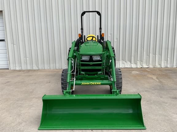 Image of John Deere 4044R equipment image 2