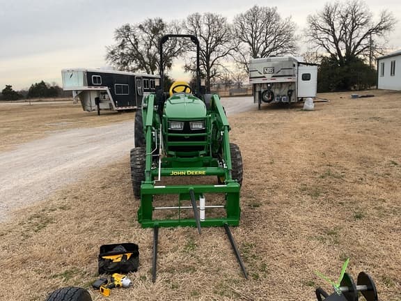Image of John Deere 4044R equipment image 2