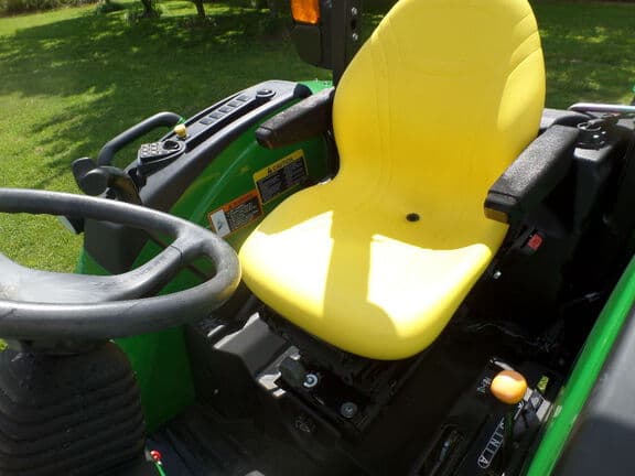 Image of John Deere 4044R equipment image 1
