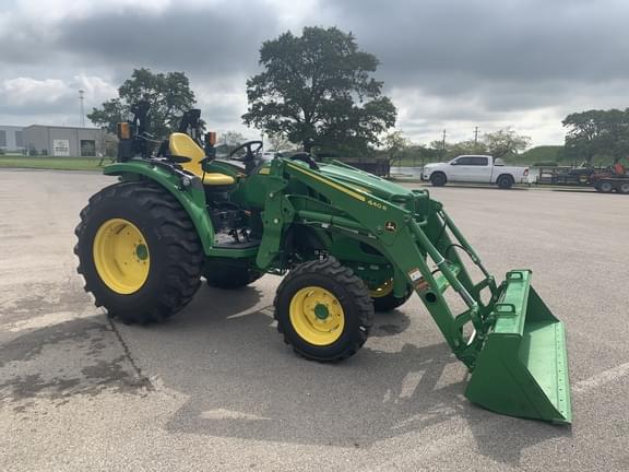 Image of John Deere 4044R equipment image 2