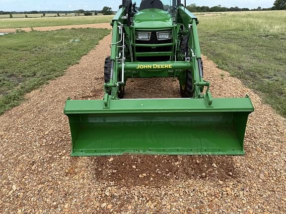 Image of John Deere 4044R equipment image 4
