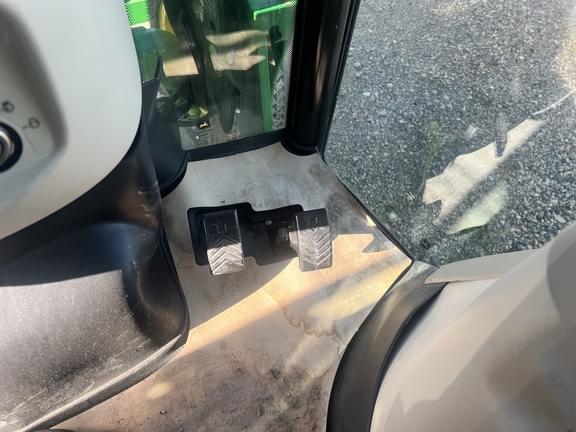 Image of John Deere 4044R equipment image 4